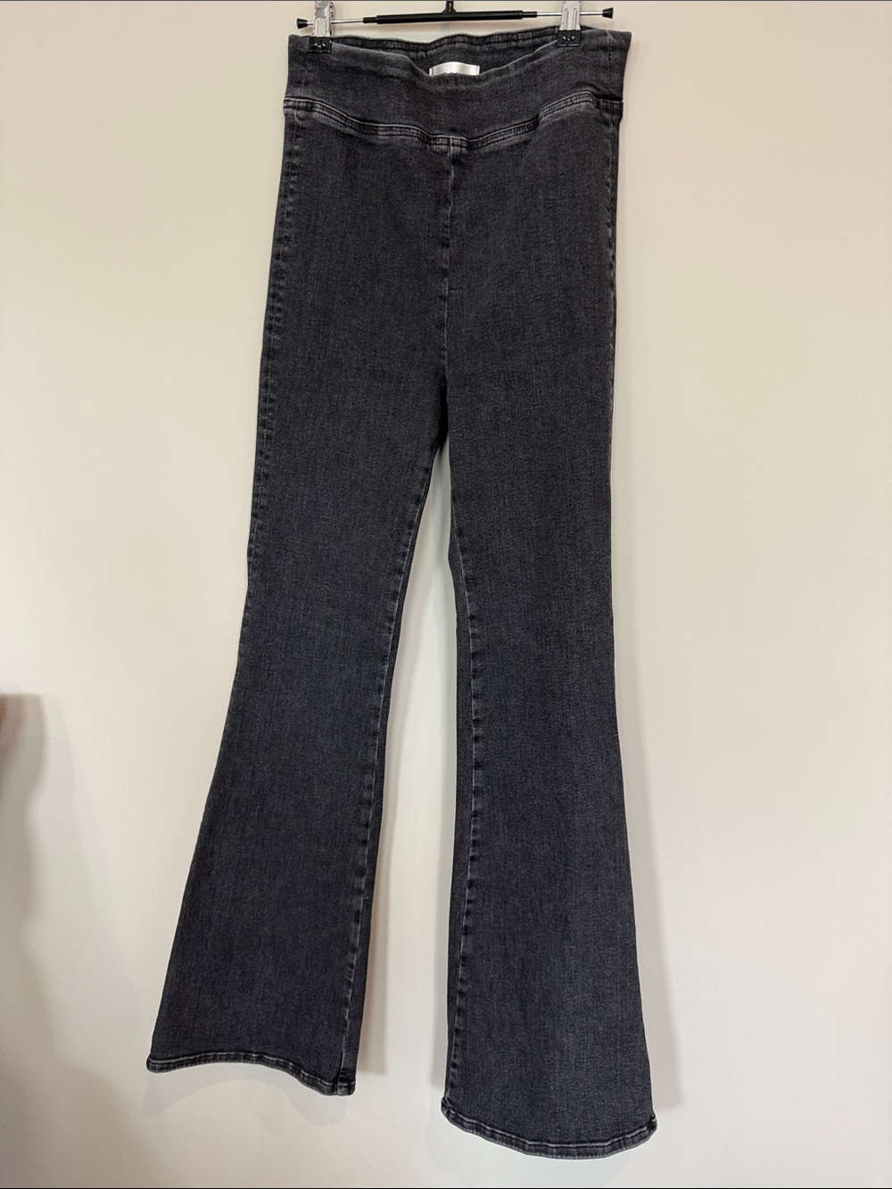 Frame Denim High-Rise Flare Jeans in Charcoal Black